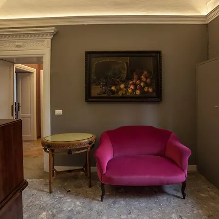 Apartmanhotel Venegoni Maison De Charme